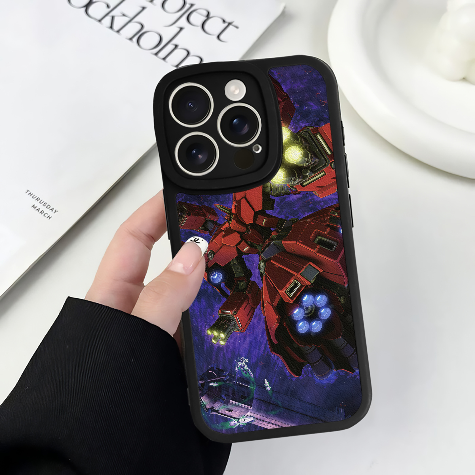 （画像用） 機動戦士ガンダム Mobile Suit Gundam 【iPhone 16シリーズ対応】シリコンスマホケース（レザー調） 材質：シリコン